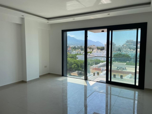 Girne merkezde lüksa binada satılık 2+1 daire