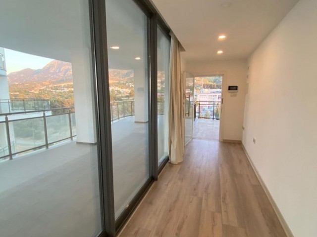 Wohnung mit Meerblick zum Verkauf in der Residenz im Zentrum von Kyrenia ** 