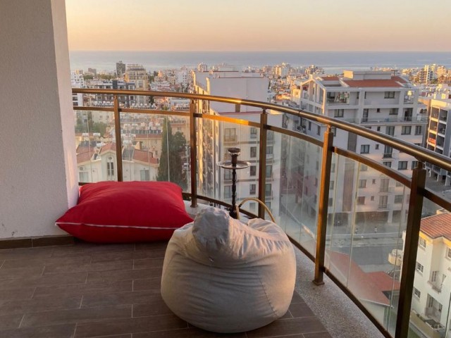 Wohnung mit Meerblick zum Verkauf in der Residenz im Zentrum von Kyrenia ** 