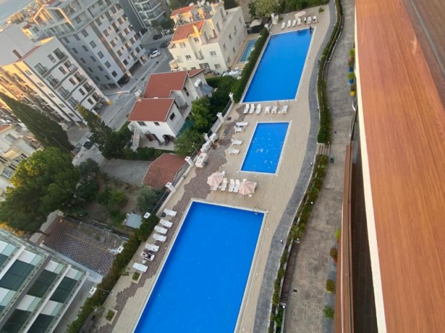 Wohnung mit Meerblick zum Verkauf in der Residenz im Zentrum von Kyrenia ** 