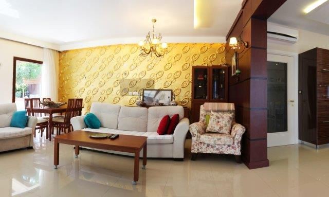 Girne merkezde satılık 4+1 özel havuzlu villa