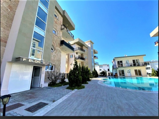 1 + 1 Apartment with pool for sale in Alsancak region ** 