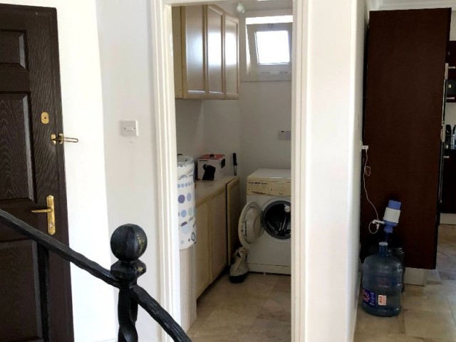 Bellapais yolunda kiralık özel havuzlu villa