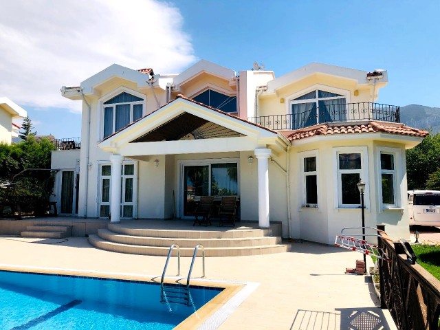 Villa with private pool for rent on Bellapais road ** 