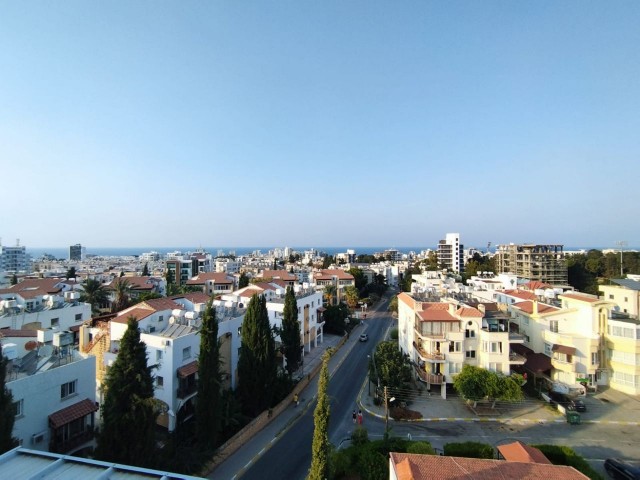 4+1 LUXURY PENTHOUSE FOR SALE / COMMERCIAL PERMIT / MAGNIFICENT VIEW IN THE CENTER OF KYRENIA!! ** 