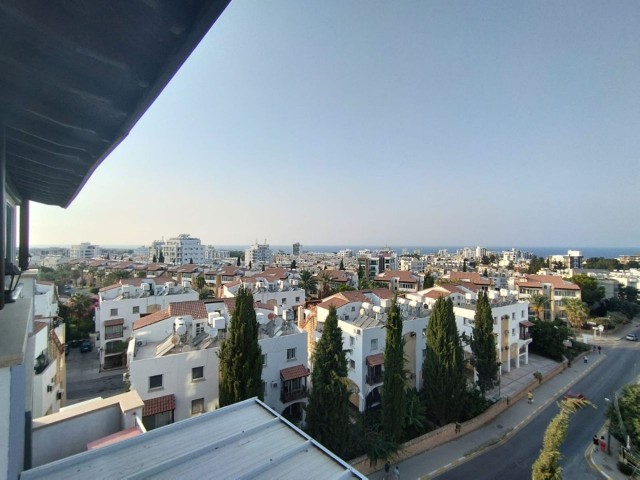 4+1 LUXURY PENTHOUSE FOR SALE / COMMERCIAL PERMIT / MAGNIFICENT VIEW IN THE CENTER OF KYRENIA!! ** 