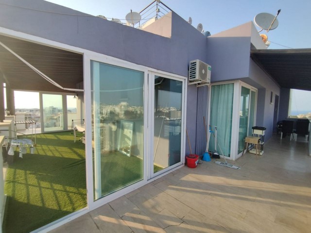 4+1 LUXURY PENTHOUSE FOR SALE / COMMERCIAL PERMIT / MAGNIFICENT VIEW IN THE CENTER OF KYRENIA!! ** 