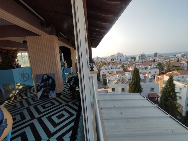 4+1 LUXURY PENTHOUSE FOR SALE / COMMERCIAL PERMIT / MAGNIFICENT VIEW IN THE CENTER OF KYRENIA!! ** 