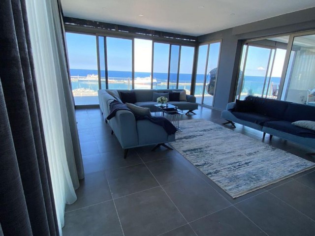 Zu verkaufen 3+1 Penthouse mit herrlichem Meerblick in Kyrenia Zentrum 