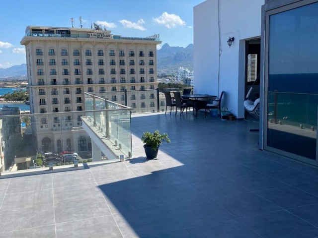 Zu verkaufen 3+1 Penthouse mit herrlichem Meerblick in Kyrenia Zentrum 