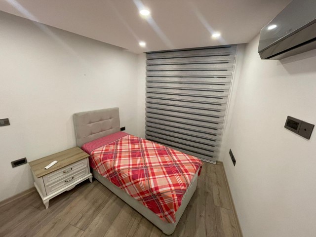 GİRNE MERKEZDE  DENİZ MANZARALI  2+1 DAİRE 