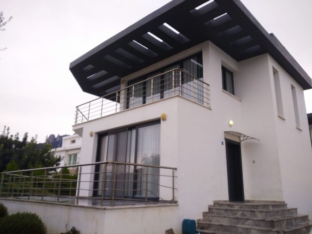 VILLA FOR RENT IN KYRENIA KARAOĞLANOĞLU GAU WALKING DISTANCE