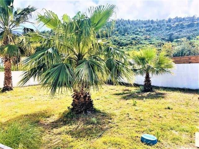 ویلا برای فروش in Karşıyaka, گیرنه