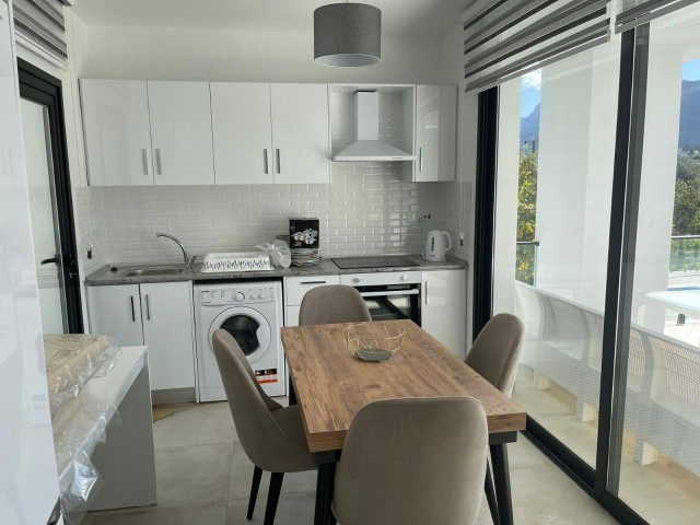 Girne Ozanköy'de 2+1 Full Eşyalı Havuzlu Kiralık Daire