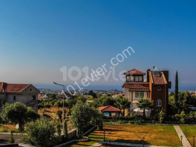  LUXURIÖSE 3+1 VILLA MIT HERRLICHEM BERG- UND MEERBLICK IN GUINEA BELLAPAİS!!!