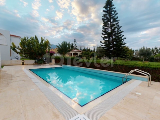 VILLA FOR SALE IN GİRNE ALSANCAK WALKING DISTANCE TO THE SEA