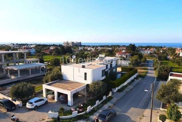 Girne Çatalköy'de TURK TAPULU Muhteşem 4+2 Lüks Villa