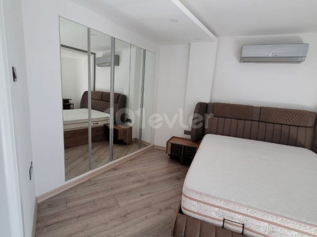 Girne Merkezde Kiralık Dublex Penthouse Daire