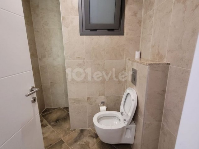 Duplex-Penthouse-Wohnung zur Miete in Kyrenia Zentrum