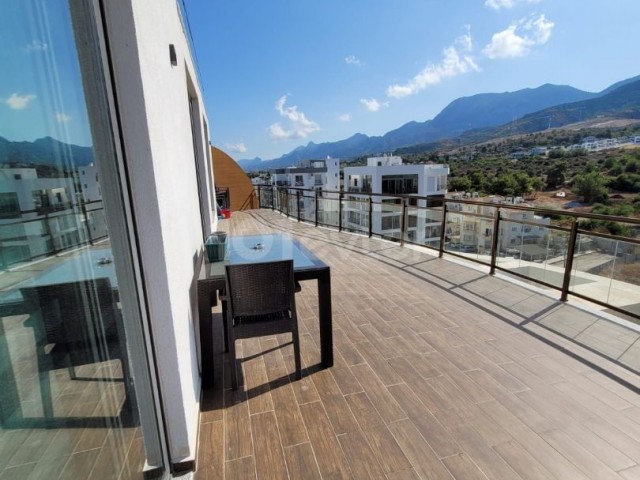 Duplex-Penthouse-Wohnung zur Miete in Kyrenia Zentrum