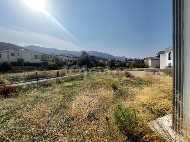 Villa mit großem Garten zu verkaufen in Kyrenia Alsancak Region