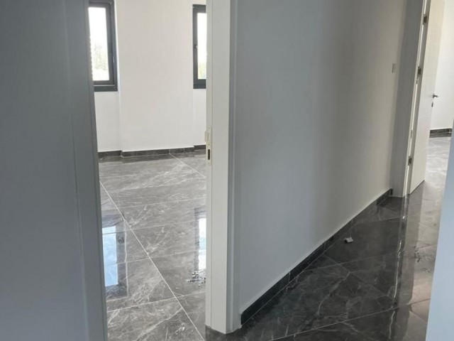 Lefke Gaziveren'de  Taşınmaya Hazır Satılık 3+1 Penthouse