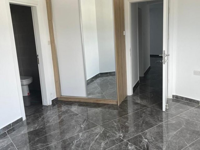 Lefke Gaziveren'de  Taşınmaya Hazır Satılık 3+1 Penthouse