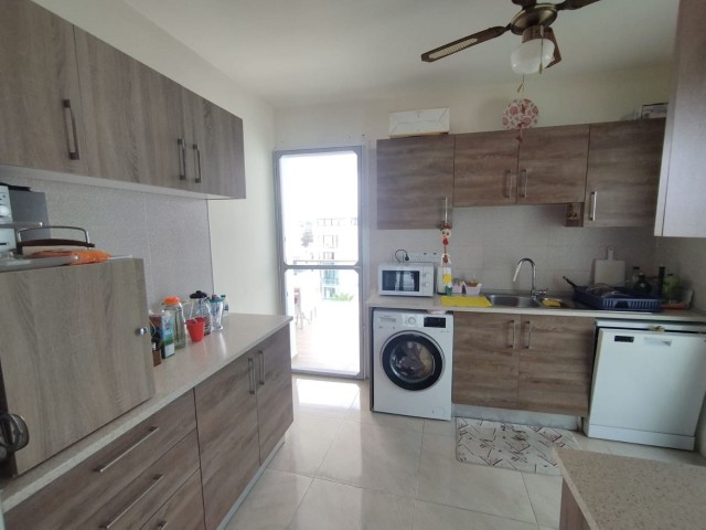 Komplett möbliertes, luxuriöses 3+1-Duplex-Penthouse zum Verkauf im Zentrum von Kyrenia