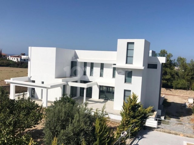 4+1 Meerblick Luxus-Villa zu verkaufen in Kyrenia Ciklos