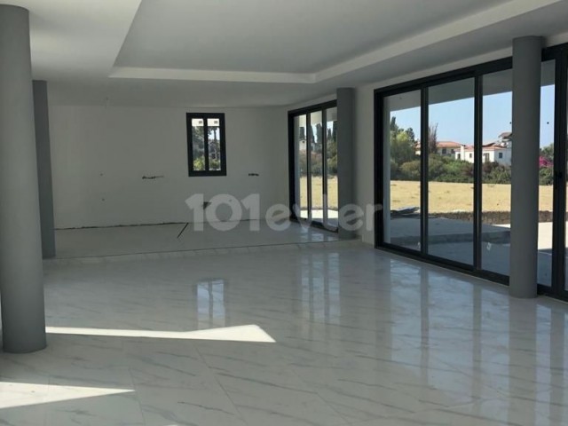 4+1 Meerblick Luxus-Villa zu verkaufen in Kyrenia Ciklos