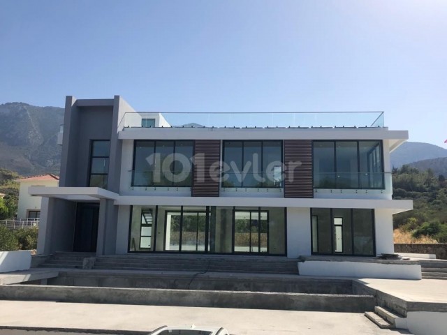 4+1 Meerblick Luxus-Villa zu verkaufen in Kyrenia Ciklos