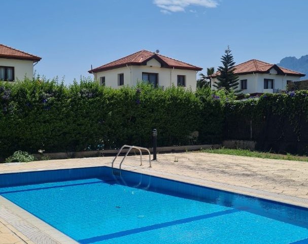 4+1 Villa zu vermieten in Alsancak, Gehentfernung zum Strand