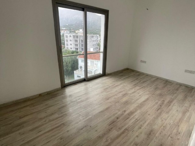 GİRNE MERKEZ DE SATILIK 2+1 DAİRE