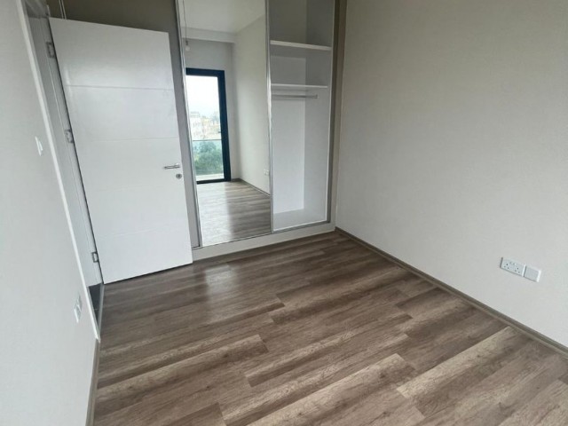 GİRNE MERKEZ'DE TAŞINMAYA HAZIR  2+1 DAİRE