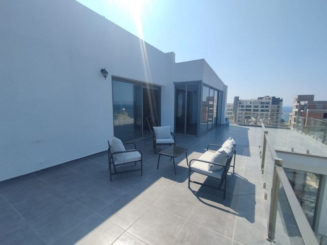 3+1 Penthouse zu vermieten mit einzigartigem Meerblick im Zentrum von Kyrenia am Meer