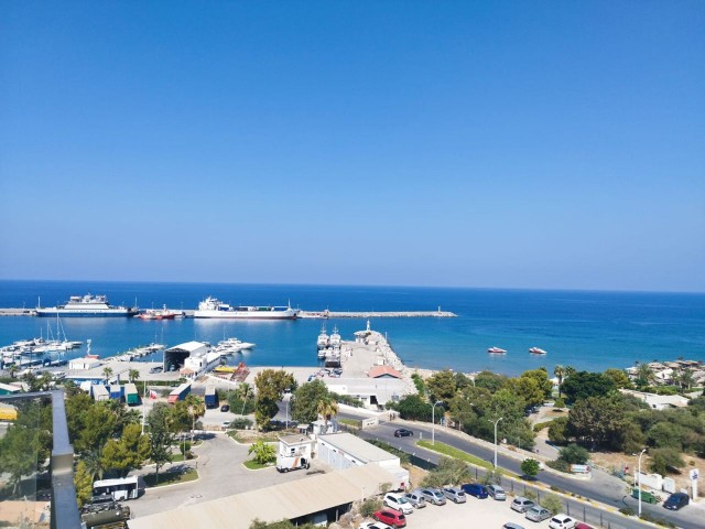 Сдается пентхаус 3+1 с уникальным видом на море в центре Кирении у моря