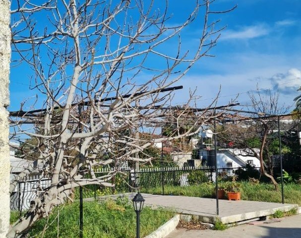 2 VILLEN ZUM VERKAUF AUF 1400 m² GRUNDSTÜCK IN GIRNE LAPTA