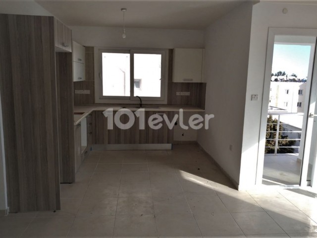 GIRNE MERKEZINDE SATILIK 2+1 FULL YENI DAIRE