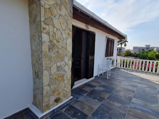 FULLY FURNISHED 3+1 VILLA FOR SALE IN GIRNE ALSANCAK CLOSE TO MERİT HOTELS