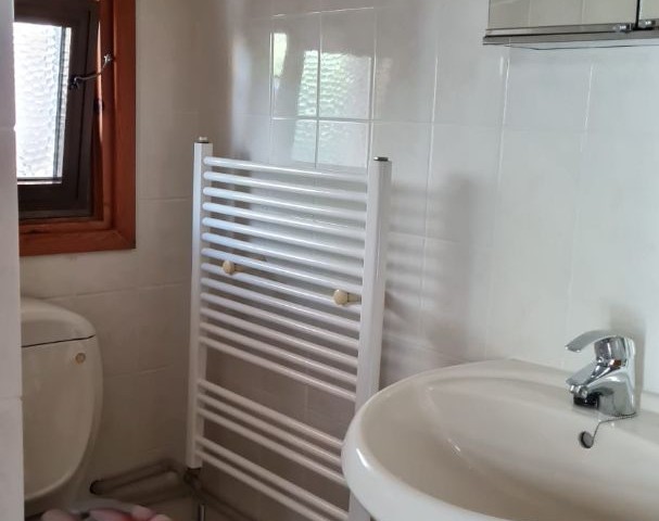 GIRNE ALSANCAKTA MERİT OTELLERİNE YAKIN SATILIK FULL EŞYALI 3+1 VILLA