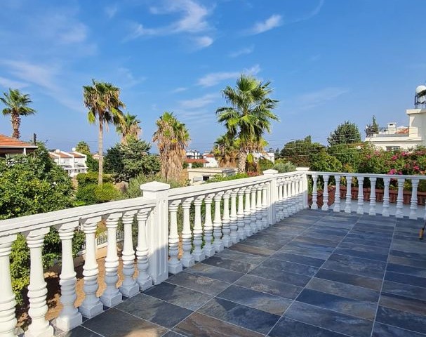 FULLY FURNISHED 3+1 VILLA FOR SALE IN GIRNE ALSANCAK CLOSE TO MERİT HOTELS