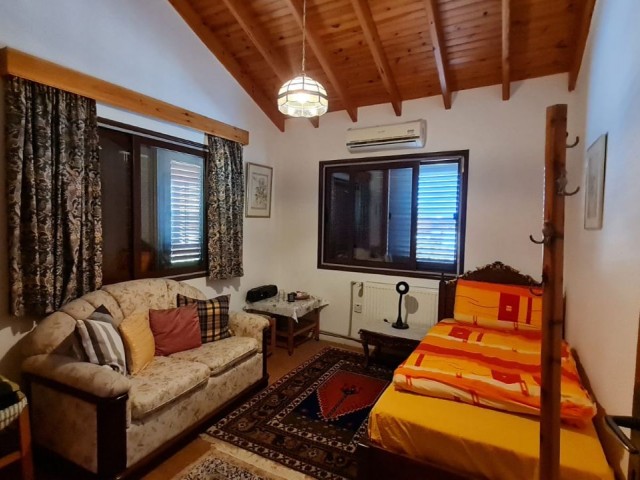 FULLY FURNISHED 3+1 VILLA FOR SALE IN GIRNE ALSANCAK CLOSE TO MERİT HOTELS