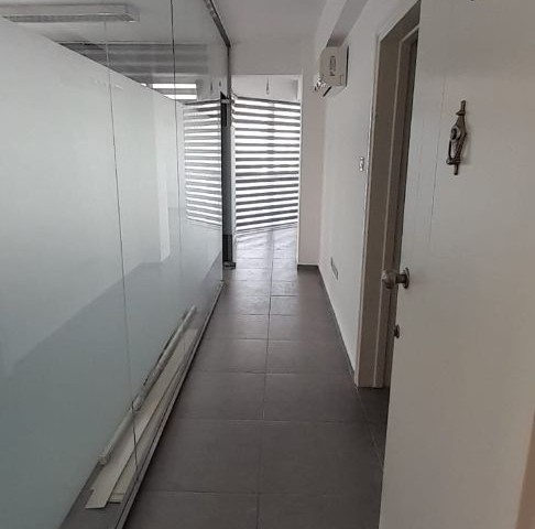 2+1 PENTHOUSE ZU VERMIETEN IN NIKOSIA