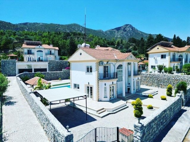 4+1 LUXUSVILLA MIT POOL ZU VERKAUFEN IN BELLAPAIS, KYRENIA