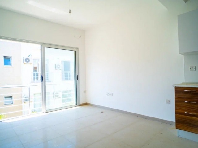 1+1 FLAT FOR SALE IN GIRNE ALSANCAK CLOSE TO MERIT HOTELS