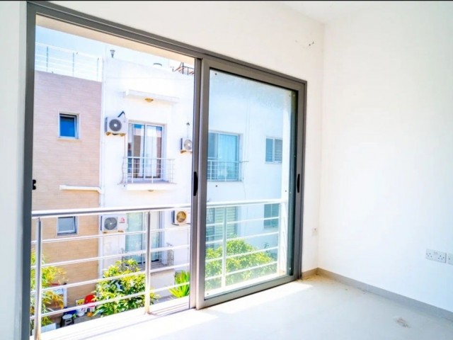 1+1 FLAT FOR SALE IN GIRNE ALSANCAK CLOSE TO MERIT HOTELS