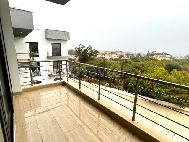 GİRNE ALSANCAK'DA SATILIK HAVUZLU SİTEDE 3+1 DAİRE