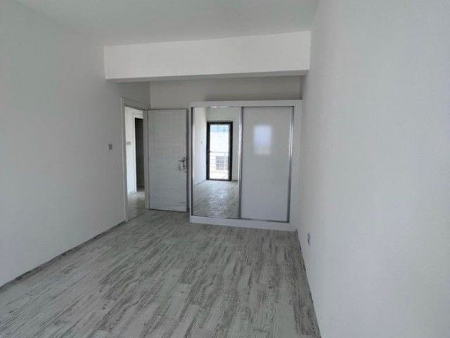 GİRNE LAPTA'DA SIFIR SATILIK 3+1 DAİRE