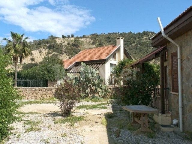 VILLAS FOR SALE IN KYRENIA KARSIYAKA