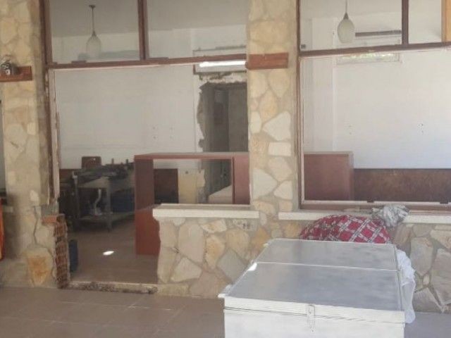 SHOP AND HOUSE FOR SALE IN ALSANCAK